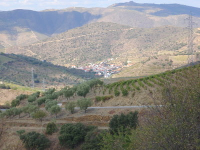 The back view to M&oacute;s.
